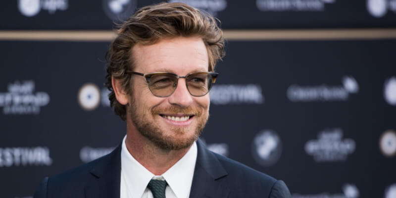 Встречайте своего живого дилера: Софи Встречайте своего живого дилера: Софи